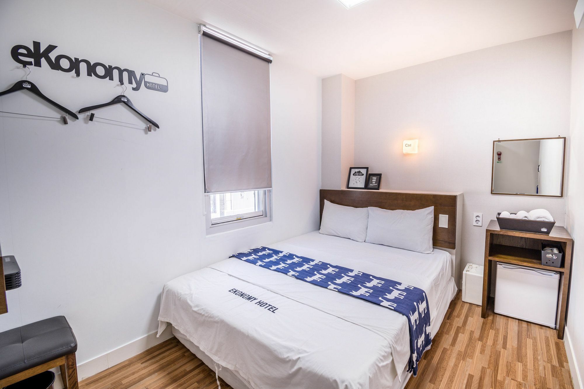 Ekonomy Haeundae Hostel Busan Bagian luar foto