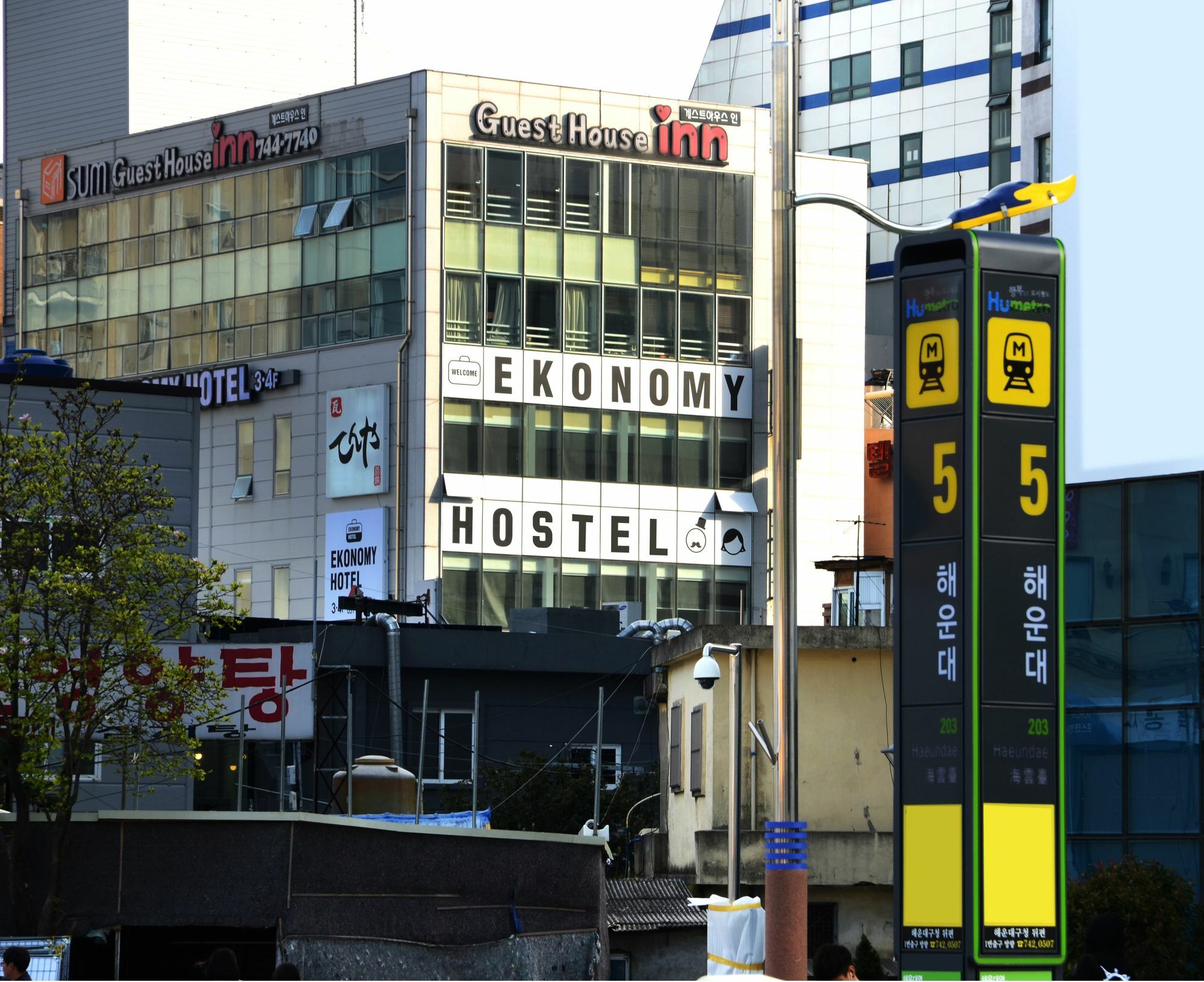 Ekonomy Haeundae Hostel Busan Bagian luar foto