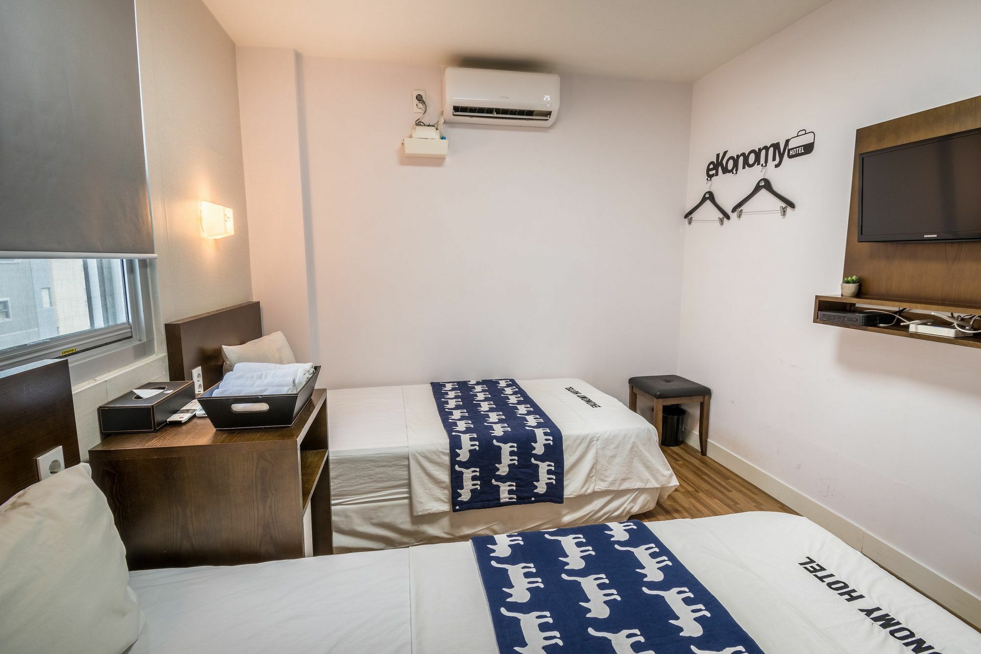 Ekonomy Haeundae Hostel Busan Bagian luar foto